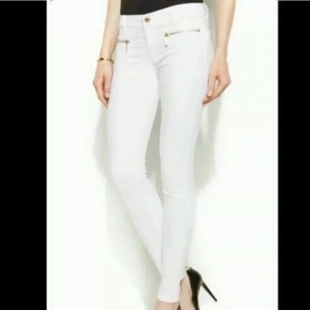 Michael Kors Izzy Cropped Jeans - Picture 13 of 13